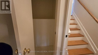 UPPER - 279 CORNELIUS PARKWAY Toronto (Downsview-Roding-CFB) Ontario photo 7