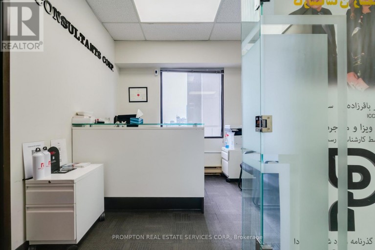 3RD FLOOR - 6075 YONGE STREET, Toronto (Newtonbrook East), Ontario, M2M3W2