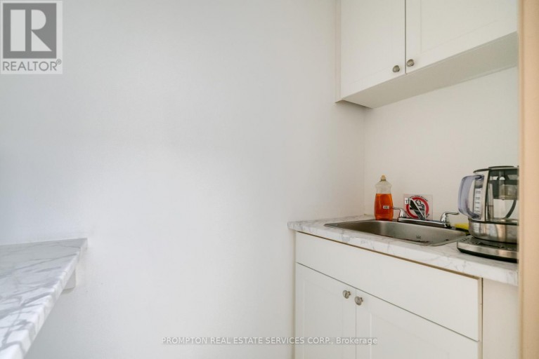 3RD FLOOR - 6075 YONGE STREET, Toronto (Newtonbrook East), Ontario, M2M3W2