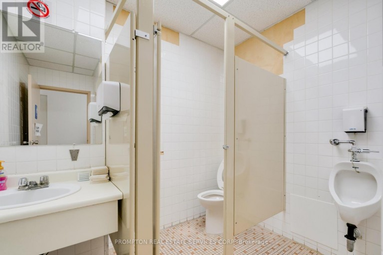 3RD FLOOR - 6075 YONGE STREET, Toronto (Newtonbrook East), Ontario, M2M3W2