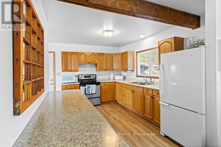 639 BRUCE ROAD 13, Native Leased Lands, Ontario, N0H2L0