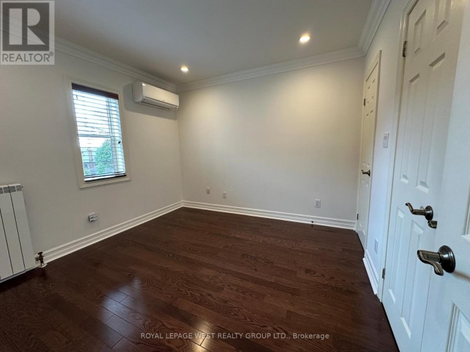 27 MOSSOM ROAD W, Toronto (High Park-Swansea), Ontario, M6S1L9