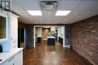 12 UPPER - 442 MILLEN ROAD Hamilton (Stoney Creek Industrial) Ontario photo 5
