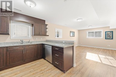 # 1 - 443 TIMOTHY STREET Newmarket (Central Newmarket) Ontario photo 10
