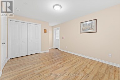 # 1 - 443 TIMOTHY STREET Newmarket (Central Newmarket) Ontario photo 12