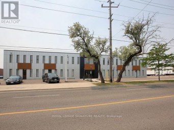 1B - 120 NORFINCH DRIVE Toronto (Black Creek) Ontario photo 1