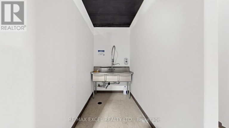4 - 2050 STEELES AVENUE W, Vaughan (Concord), Ontario, L4K2V1