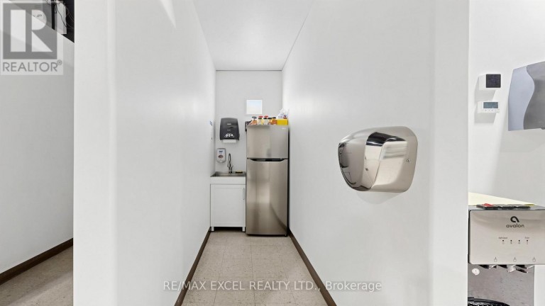 4 - 2050 STEELES AVENUE W, Vaughan (Concord), Ontario, L4K2V1