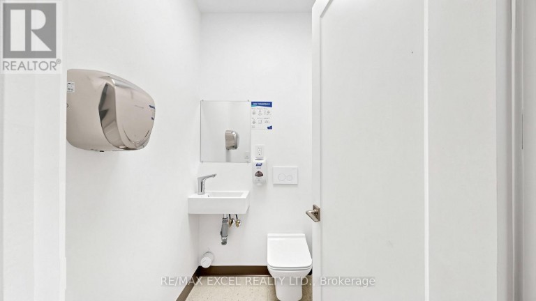 4 - 2050 STEELES AVENUE W, Vaughan (Concord), Ontario, L4K2V1