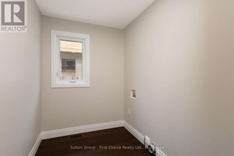 12 NELSON STREET, West Perth (Mitchell), Ontario, N0K1N0