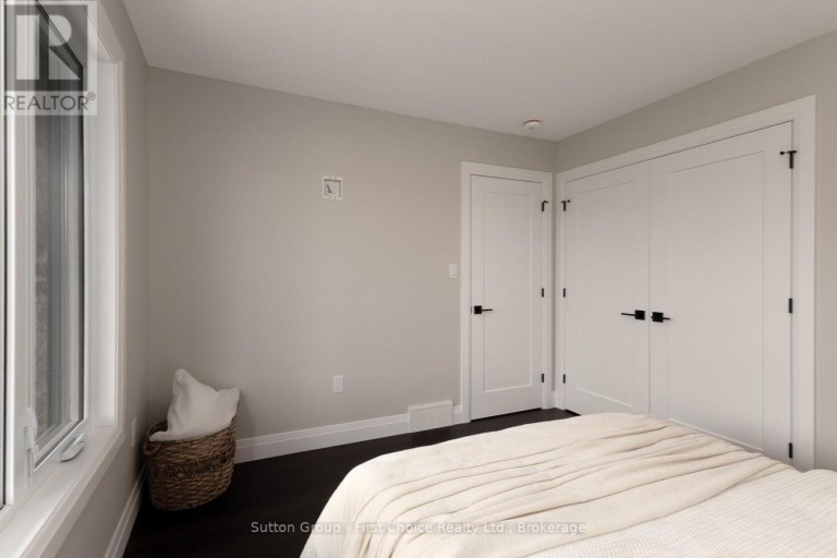 12 NELSON STREET, West Perth (Mitchell), Ontario, N0K1N0
