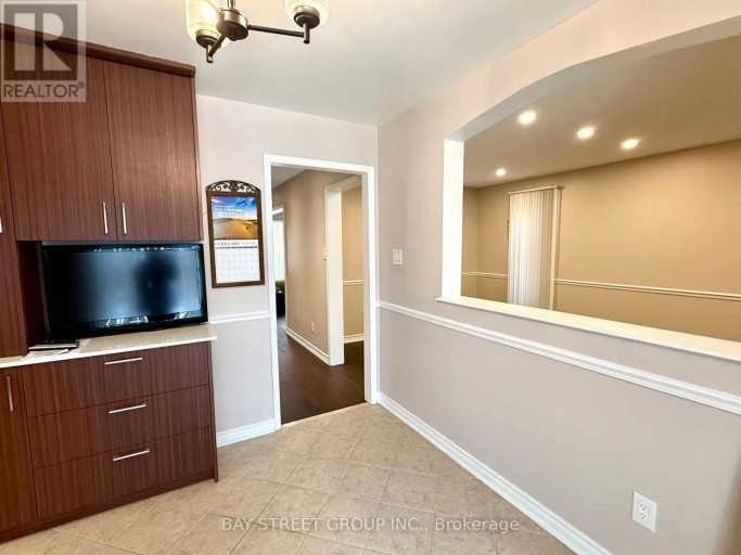ROOM 2 - 4497 LONGMOOR ROAD, Mississauga (Central Erin Mills), Ontario, L5M4H6