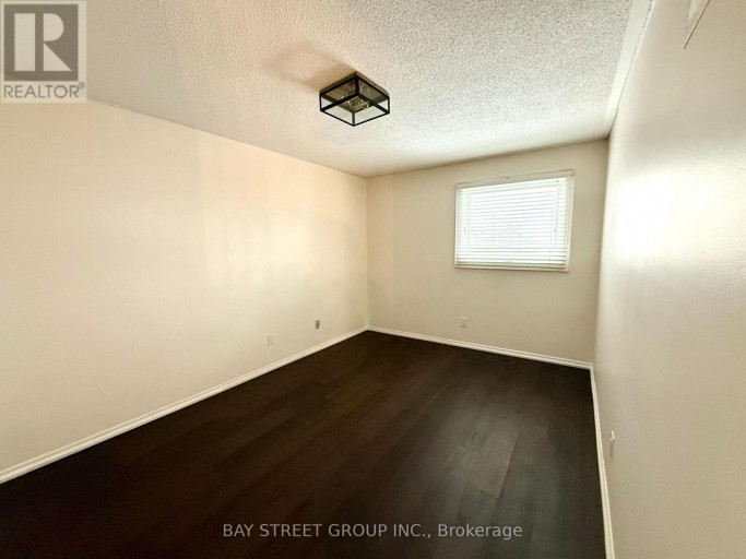 ROOM 2 - 4497 LONGMOOR ROAD, Mississauga (Central Erin Mills), Ontario, L5M4H6