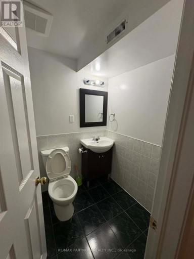 17 MARTLESHAM ROAD, Markham (Milliken Mills East), Ontario, L3R7K4