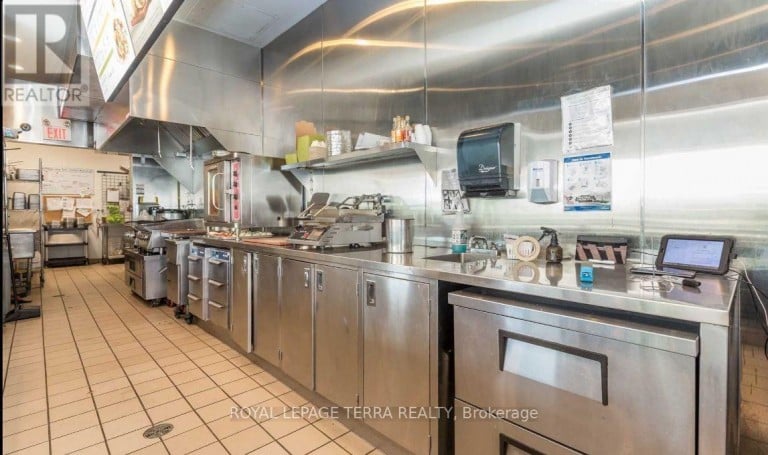 18267 YONGE STREET, East Gwillimbury, Ontario, L9N0J1