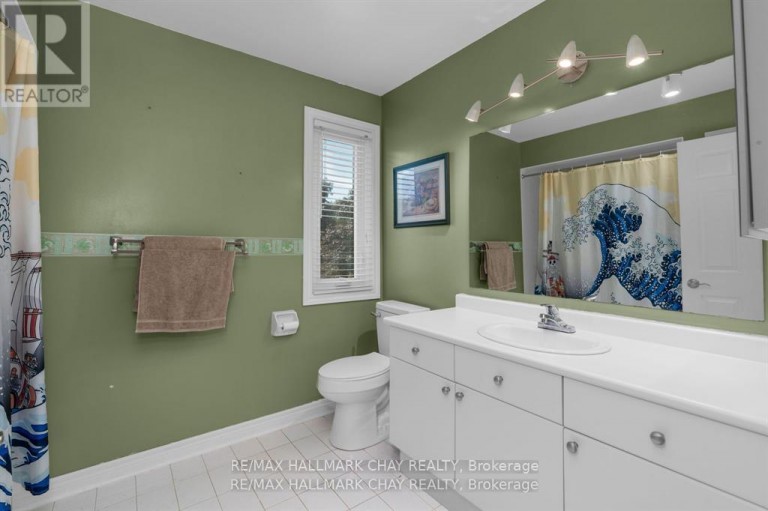 82 BISHOP DRIVE, Barrie (Ardagh), Ontario, L4N7P4