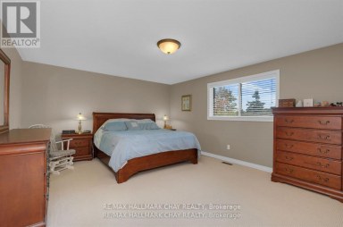 82 BISHOP DRIVE Barrie (Ardagh) Ontario photo 20