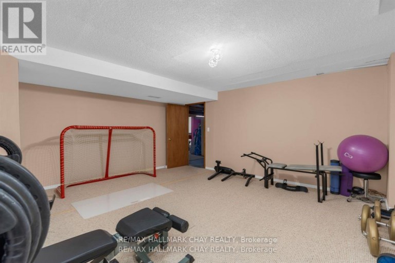82 BISHOP DRIVE, Barrie (Ardagh), Ontario, L4N7P4