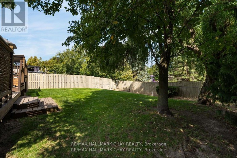 82 BISHOP DRIVE, Barrie (Ardagh), Ontario, L4N7P4