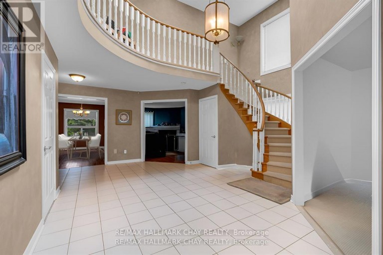 82 BISHOP DRIVE, Barrie (Ardagh), Ontario, L4N7P4