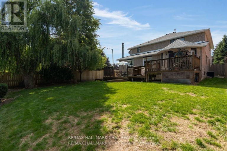 82 BISHOP DRIVE, Barrie (Ardagh), Ontario, L4N7P4