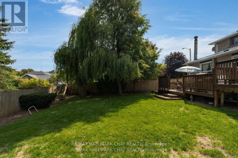 82 BISHOP DRIVE, Barrie (Ardagh), Ontario, L4N7P4