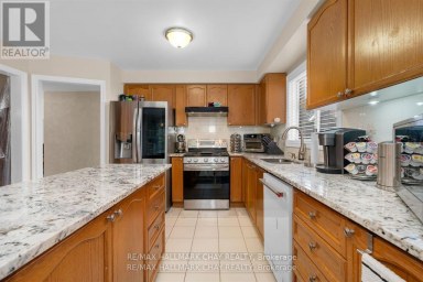 82 BISHOP DRIVE Barrie (Ardagh) Ontario photo 4