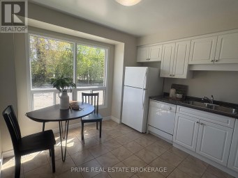 58 - 35 WATERMAN AVENUE London South (South R) Ontario photo 2