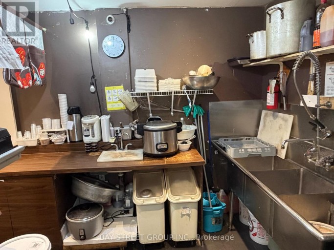 101 - 1992 YONGE STREET, Toronto (Yonge-Eglinton), Ontario, M4S1Z7