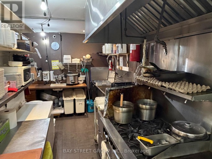 101 - 1992 YONGE STREET, Toronto (Yonge-Eglinton), Ontario, M4S1Z7