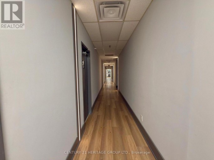 208 E - 4544 DUFFERIN STREET, Toronto (York University Heights), Ontario, M3H5X2