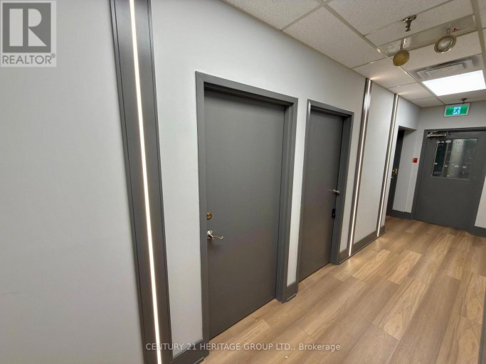 208 E - 4544 DUFFERIN STREET, Toronto (York University Heights), Ontario, M3H5X2
