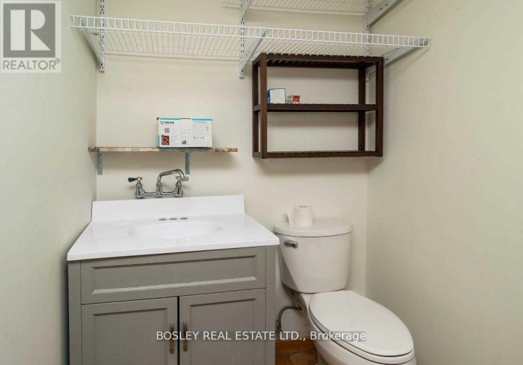 UPPER - 2994 DUNDAS STREET W, Toronto (Junction Area), Ontario, M6P1Z3