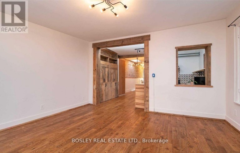 UPPER - 2994 DUNDAS STREET W, Toronto (Junction Area), Ontario, M6P1Z3