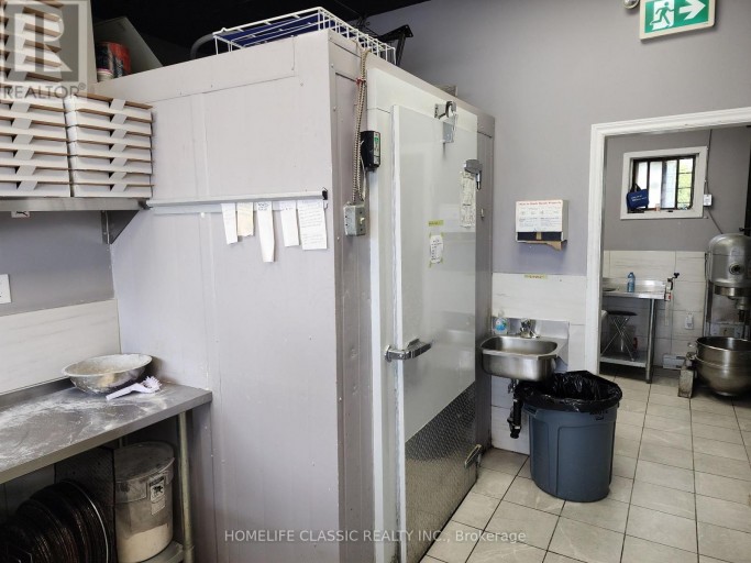 24 LINDSAY STREET S, Kawartha Lakes (Lindsay), Ontario, K9V2L8