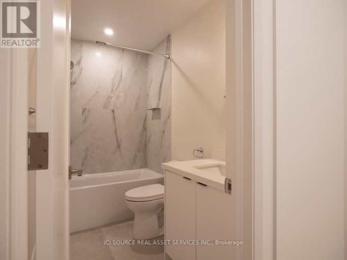 UNIT C - 168 ANNETTE STREET, Toronto (Junction Area), Ontario, M6P1P4