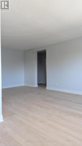 11 - 296 SAGUENAY AVENUE, Oshawa (McLaughlin), Ontario, L1J2M8