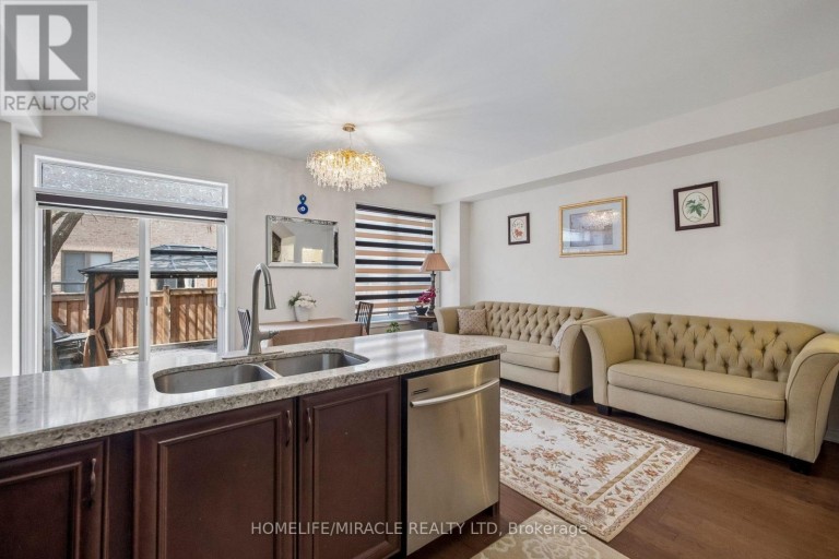 25 TRUE BLUE CRESCENT, Caledon (Bolton East), Ontario, L7E4K6