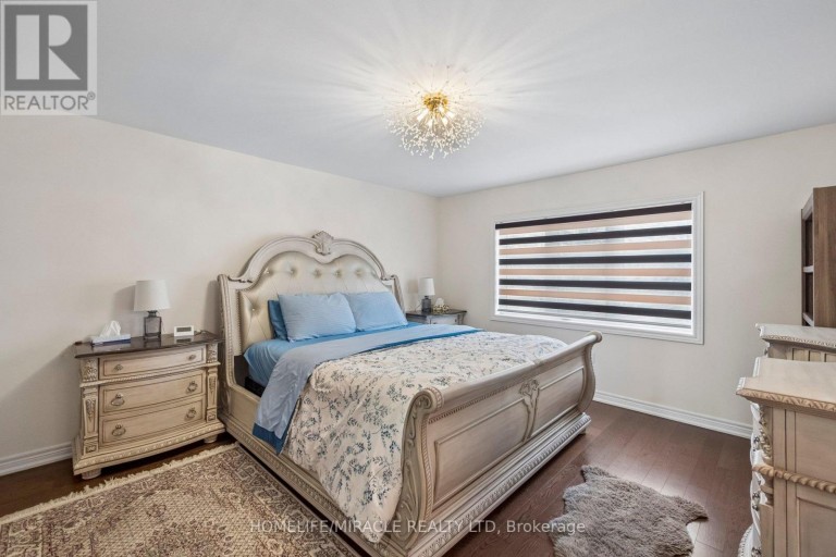 25 TRUE BLUE CRESCENT, Caledon (Bolton East), Ontario, L7E4K6