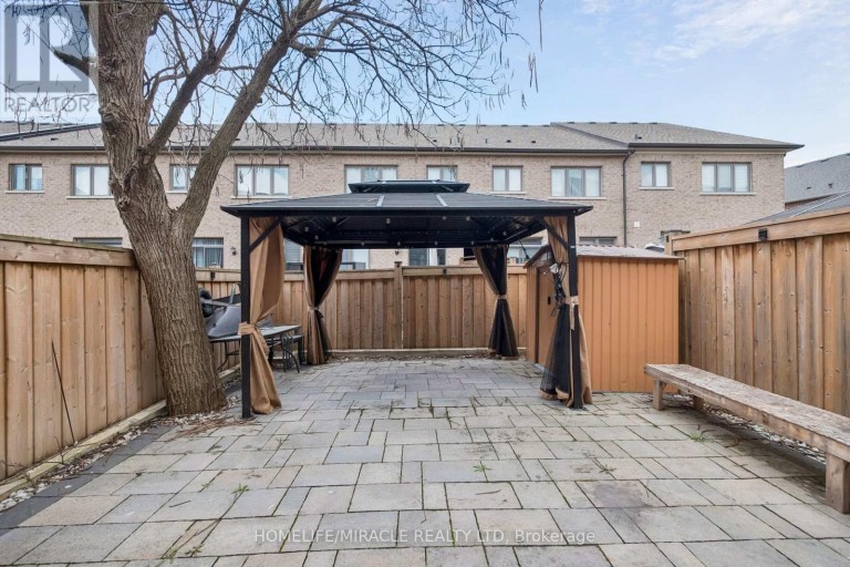 25 TRUE BLUE CRESCENT, Caledon (Bolton East), Ontario, L7E4K6