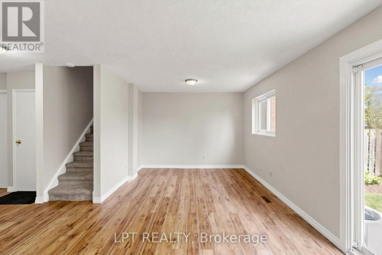 32 - 1055 CENTRAL PK BOULEVARD N, Oshawa (Centennial), Ontario, L1G7M4