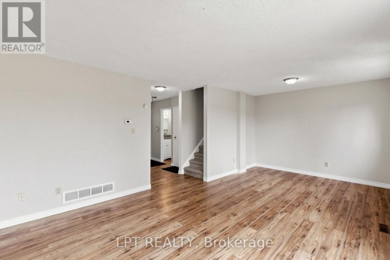 32 - 1055 CENTRAL PK BOULEVARD N, Oshawa (Centennial), Ontario, L1G7M4