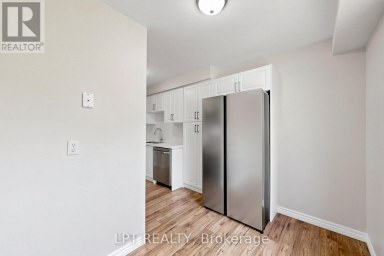 32 - 1055 CENTRAL PK BOULEVARD N Oshawa (Centennial) Ontario photo 13