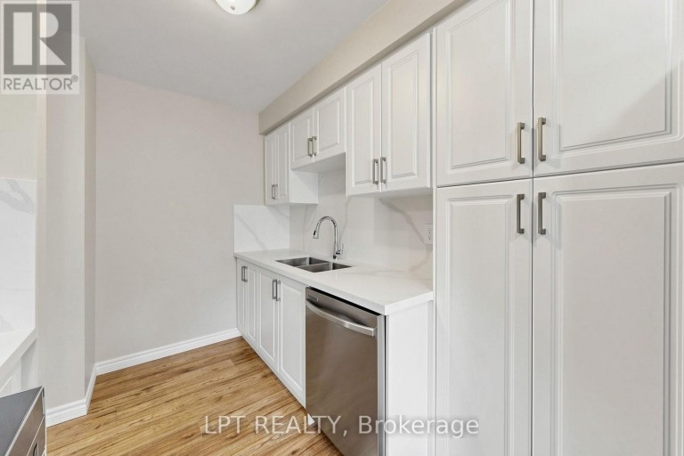 32 - 1055 CENTRAL PK BOULEVARD N, Oshawa (Centennial), Ontario, L1G7M4