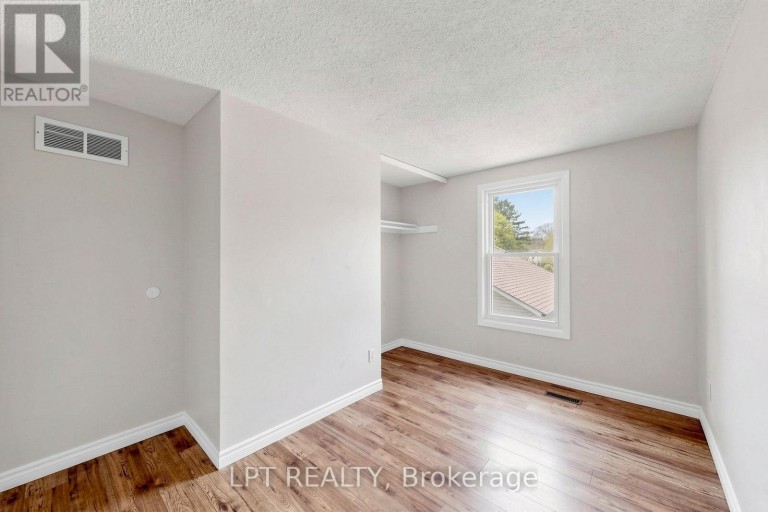 32 - 1055 CENTRAL PK BOULEVARD N, Oshawa (Centennial), Ontario, L1G7M4