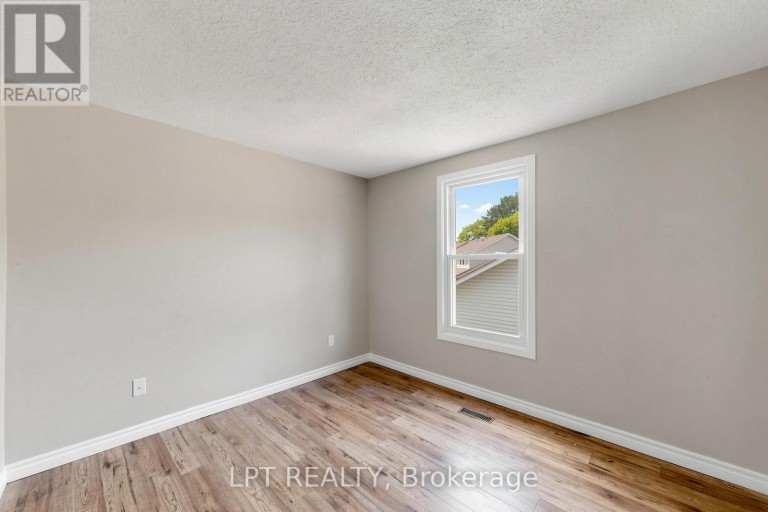 32 - 1055 CENTRAL PK BOULEVARD N, Oshawa (Centennial), Ontario, L1G7M4