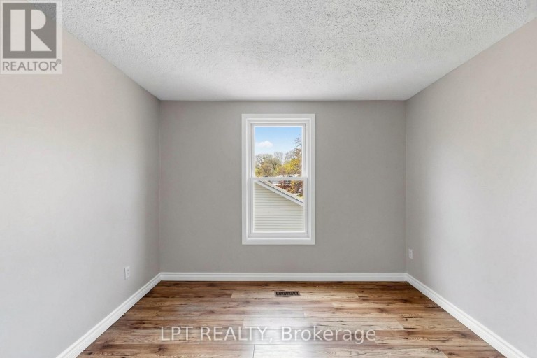 32 - 1055 CENTRAL PK BOULEVARD N, Oshawa (Centennial), Ontario, L1G7M4