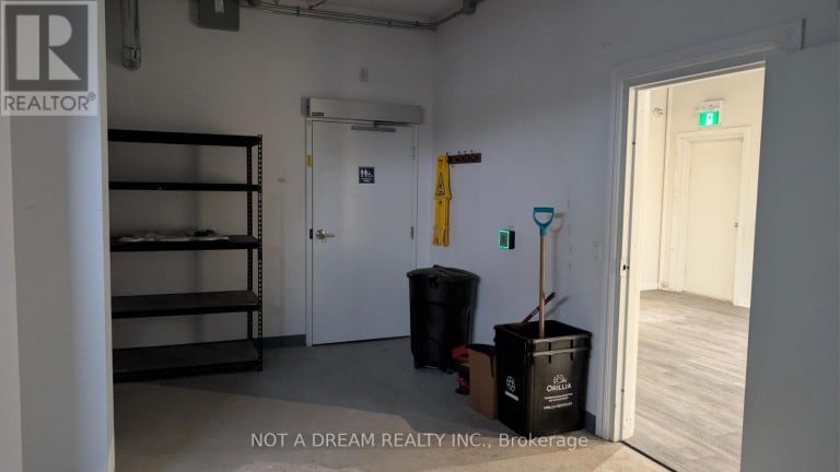 64 FRONT STREET N, Orillia, Ontario, L3V4R8