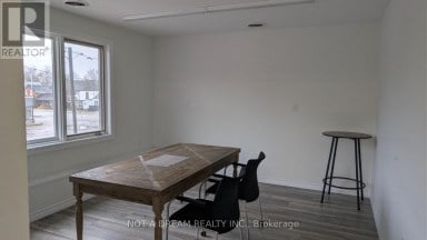 64 FRONT STREET N Orillia Ontario photo 27