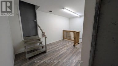 64 FRONT STREET N Orillia Ontario photo 28